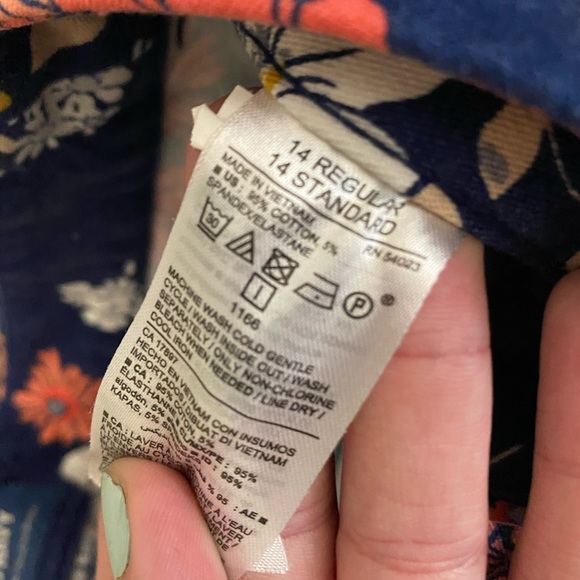 Floral capris - Picture 3 of 4